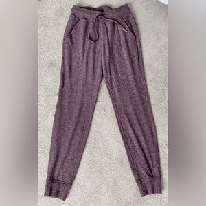 Lululemon joggers size 4